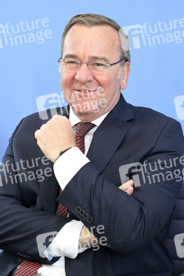 Bundespressekonferenz Neuer Wehrdienst in Berlin